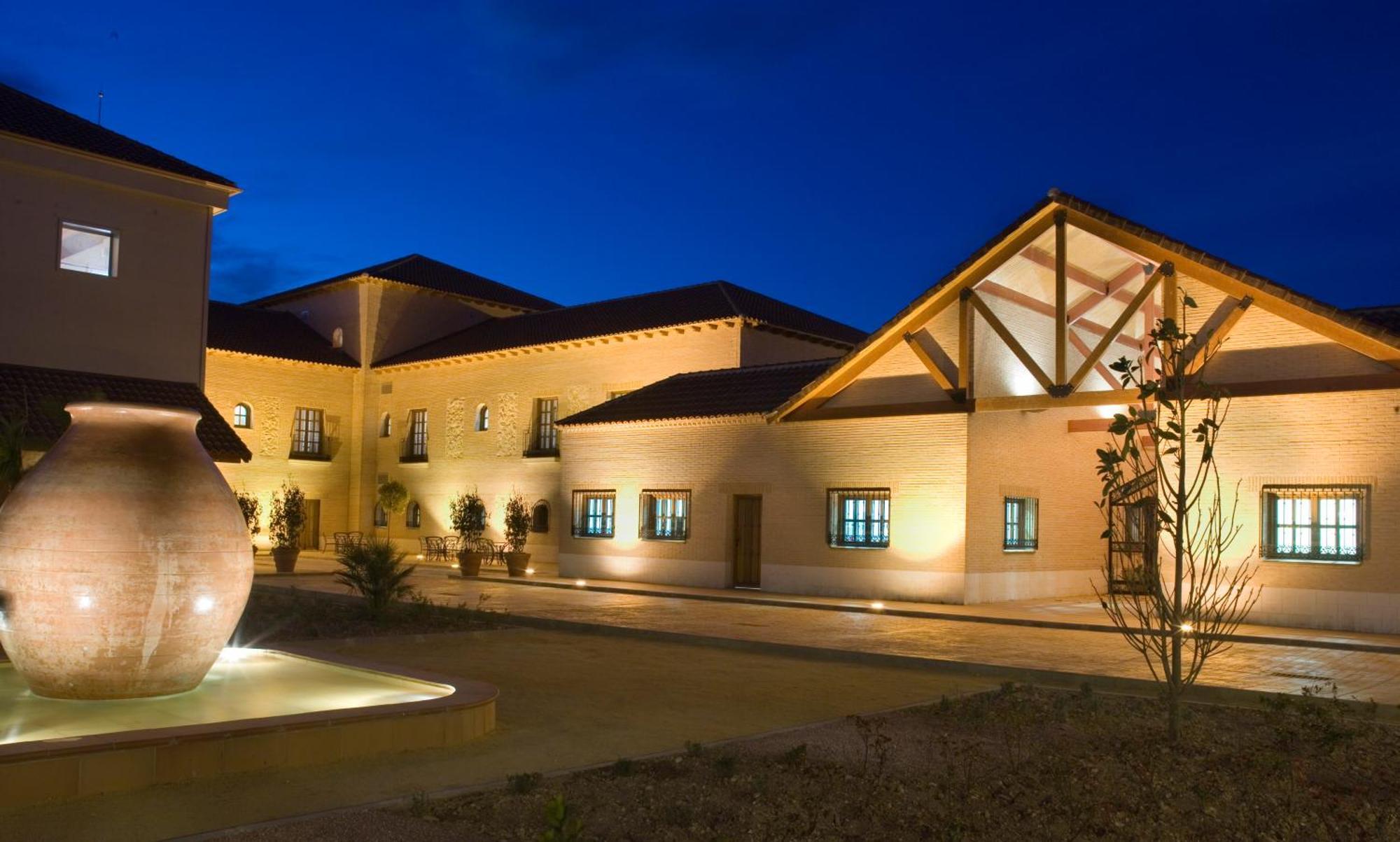 Гостевой дом Bodegas Hacienda Albae Аргамасилья-де-Альба Экстерьер фото
