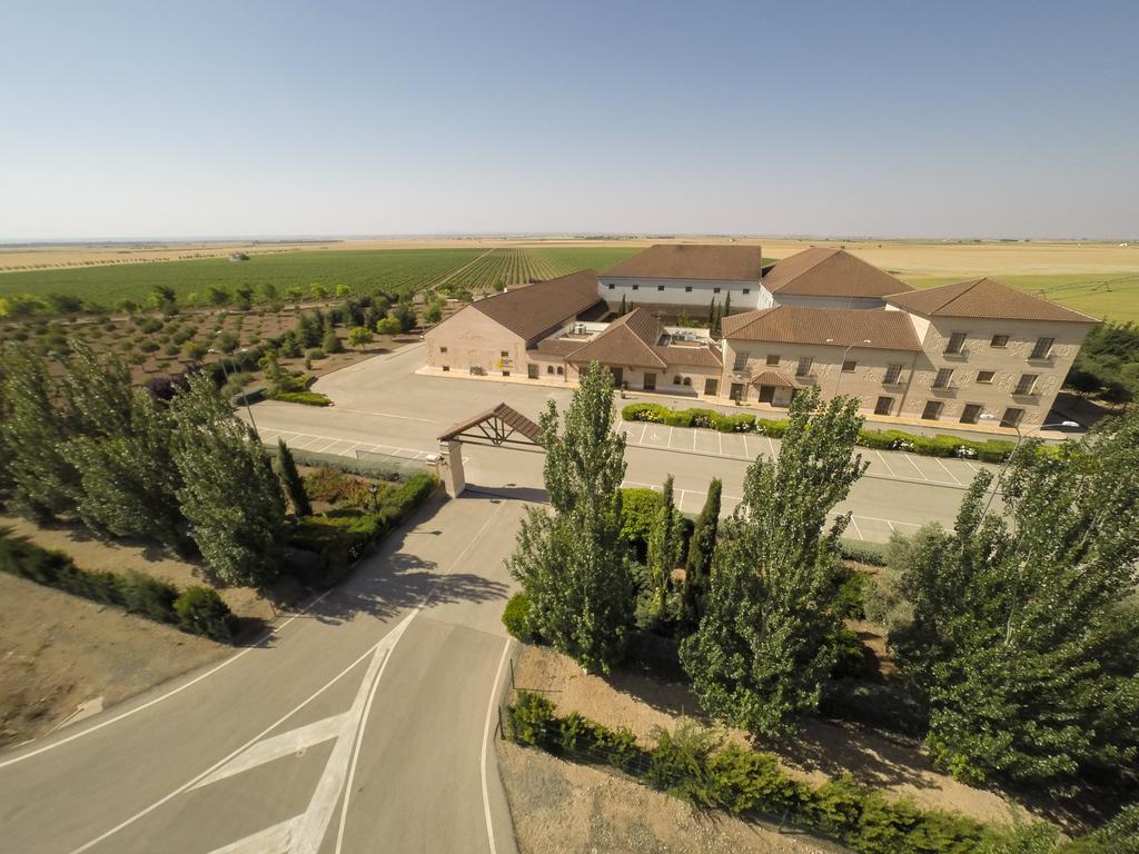 Гостевой дом Bodegas Hacienda Albae Аргамасилья-де-Альба Экстерьер фото